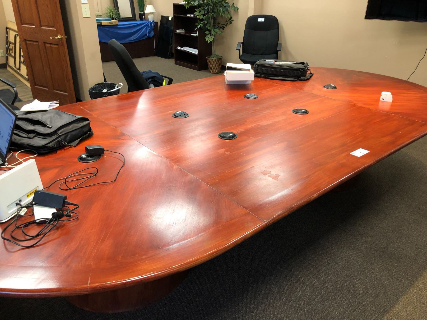 OVAL 96' X 72' CONFERENCE TABLE WITH BUILT IN ELECTRIC RECEPTACLES