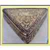 Image 1 : ANTIQUE ENGRAVED VERMEIL TRIANGULAR BOX FRENCH #1285013