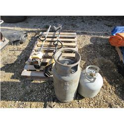 PALLET WITH 2 PROPANE TANKS & 2 GAS WEED EATERS