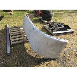 2 ALUMINUM FENDERS & ALUMINUM EXTENSION