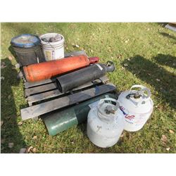 PALLET C/W 2 PROPANE TANKS & 3 PROPANE BOTTLES