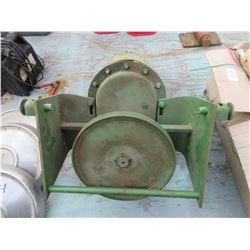 JOHN DEERE PTO PULLEY ASSEMBLY