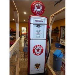TEXACO GAS PUMP C/W GLOBE
