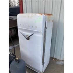 VINTAGE PHILCO FRIDGE