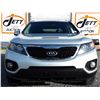 Image 2 : A1 --  2012 KIA SORENTO  , Silver , 188837  KM's "NO RESERVE"