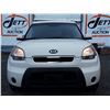 Image 2 : E6 --  2010 KIA SOUL+  , White , 128031  KM's