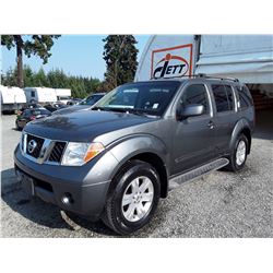 L4 --  2007 NISSAN PATHFINDER LE , Silver , 245110  KM's