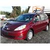 Image 1 : K1 --  2008 TOYOTA SIENNA CE  , Red , 261331  KM's