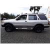 Image 8 : H4 --  1998 NISSAN PATHFINDER LE , GREY, 208,200 KMS