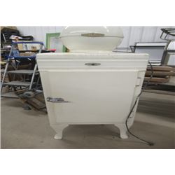 Vintage Early Electric Fridge - General Electric Mdl GG-1-A16, Height is  46" Plus 14" for Motor, 24