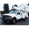 Image 1 : 0C --  2000 FORD F350 XL SUPERDUTY 4X4 GIRAFFE Bucket Truck , White , 158801  KM's