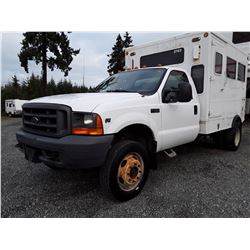0A --  2000 FORD F450 SUPER DUTY 4X4 , White , 64137  KM's