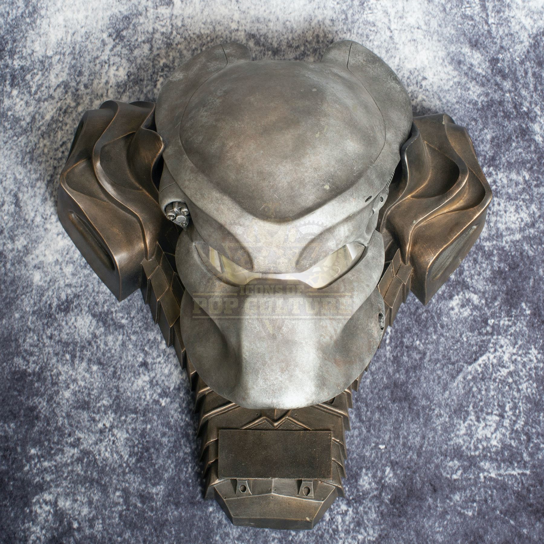 Icons Authentic Replicas – Predator 