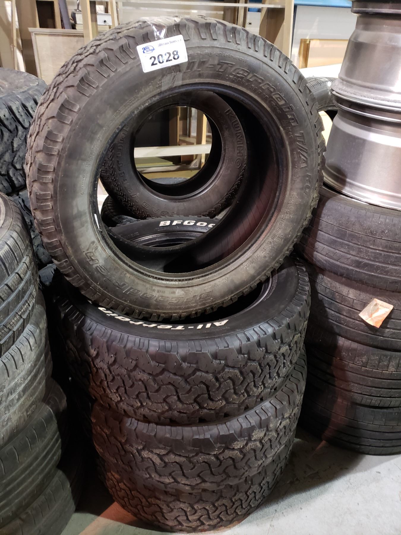 4 BF GOODRICH TIRES 285/ 55R20