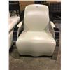 Image 1 : WHITE ARM CHAIR