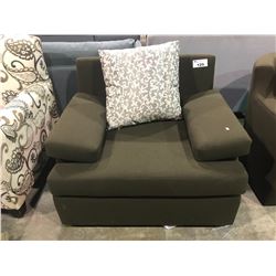 GREEN ARM CHAIR