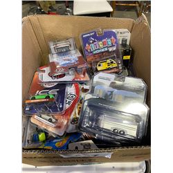 ASSORTED NEW IN PACKAGING TOY CARS (GREENLIGHT, M2, HOT WHEELS)