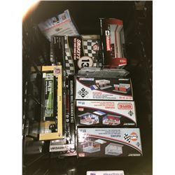 ASSORTED NEW IN PACKAGING TOY CARS (GREENLIGHT, M2) & GARAGES (BIN NOT INCLUDED)