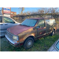 1987 PLYMOUTH VOYAGER SE, RED, GAS, AUTOMATIC, VIN#2P4FH41G1HR144482, ODOMETER READS 331,263KMS,