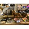 Image 3 : ASSORTED HOME DECOR, SIGNED PHOTOS, FIGURES, & MORE