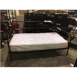 METAL DAYBED FRAME WITH SINGLE MATTRESS