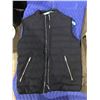 Image 2 : 3 ARTICLES OF CLOTHING WINDRIVER JACKET NEW WITH TAGS (L) ZARA VEST (S) OAKLEY (XL)