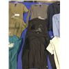 Image 3 : 10 ASSORTED ARTICLES OF CLOTHING SIZES M,L,2XL BRANDS: REIGNING CHAMPS, KIT & ACE, RED KAP, WRANGLER