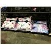 Image 2 : 3 SHELVES OF ASSORTED THROW PILLOWS