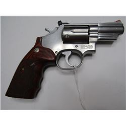 SMITH & WESSON 66-1 STAINLESS 357 2 1/2 INCH GUN