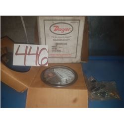 DWYER Magnehelic Pressure Gage 15 psig Cat No.2002C