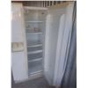 Image 4 : Whirpool Gold Frigidaire 33" x 67" x 32" with ice and water distribution