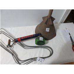 Hudson Bay Sprayer, 4 Sock Stretchers, Old Fashion Clothes Scruber