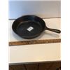 Image 1 : 10" Cast Iron Skillet