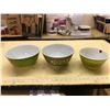 Image 1 : (3) Vintage Pyrex Mixing Bowls