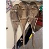 Image 2 : 3 Vintage Snow Shoes