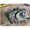 Image 2 : 5 CAMO CAPS