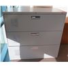 Image 1 : Metal 3-Drawer Lateral Filing Cabinet