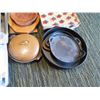 Image 8 : Iwachu Casting Works Cast Iron Mini Frying Pans, Wooden Trivets, etc