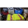 Image 1 : New 5XL high vis jacket and tote with box of gloves and knee pads