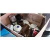 Image 5 : Box of mugs and onion soup dishes with utensils and spotlight