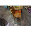 Image 2 : FOLDING SAW STAND AND CHAIR