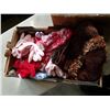 Image 2 : Lot of wool toques, polyester gloves and glass vases