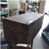 Image 2 : WOOD TRUNK WITH HAND SAWS