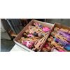 Image 2 : 2 TRAYS OF BARBIES