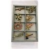 Image 2 : 2 TRAYS OF PINS AND JEWELRY