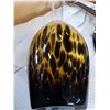 Image 2 : 25 INCH TALL ART GLASS VASE LEOPARD PATTERN