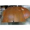 Image 8 : Vintage walter wabash MCM walnut dining table with 2 leaves