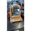 Image 1 : Vintage vanity mirror with storage