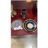 Image 1 : 2 CHOKIN PLATES, MADE IN GREECE VASE, AND SPANISH PLATE