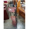 Image 2 : FOLDING DECORATIVE CORNER SHELF